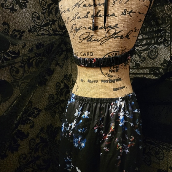 Dress - Picture 5 of 9